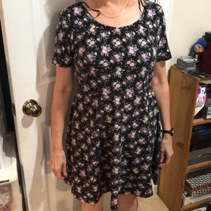 Forever 21 back lace floral dress